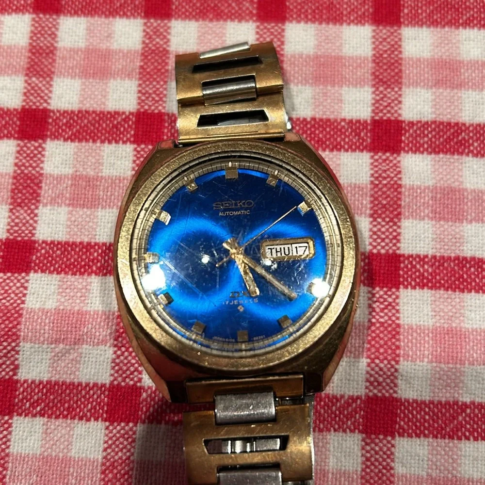 Men’s Seiko 17 jewel blue face automatic watch Smoke free pet free home